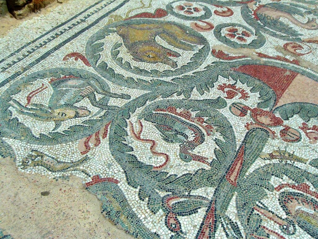 Particolare del mosaico del peristilio ovoidale, Villa del Casale di Piazza Armerina (foto di A. Patti)